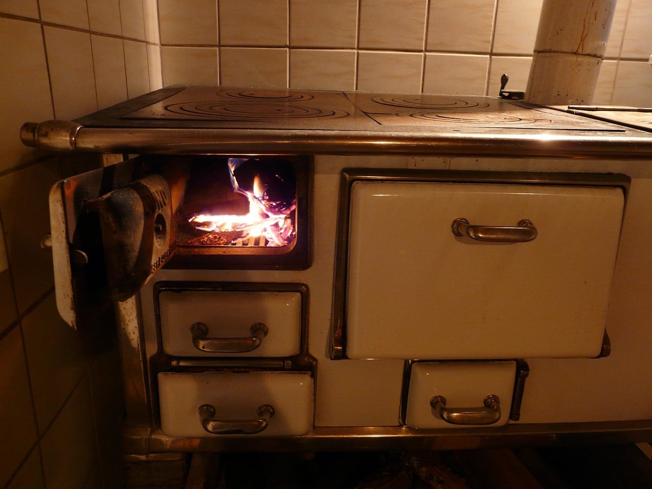 The rebuilt range, which heats the room from October to April.