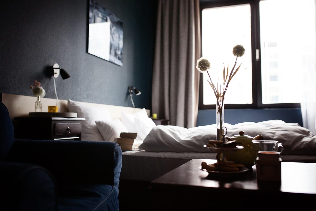 One room, two jobs: the guest room that is also an office