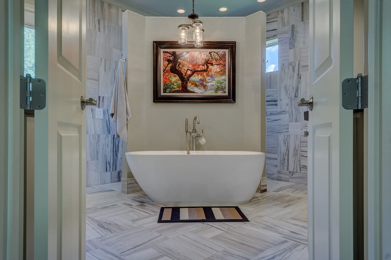 Painting bathroom tiles: what lasts and what peels